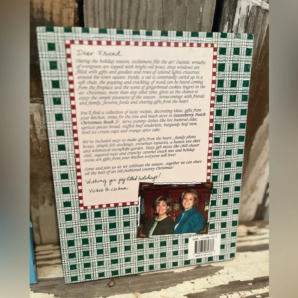 Gooseberry Patch (Christmas) Cookbooks-3